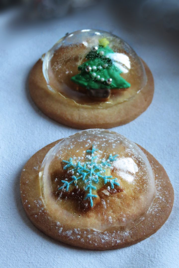 Snow globe biscuits